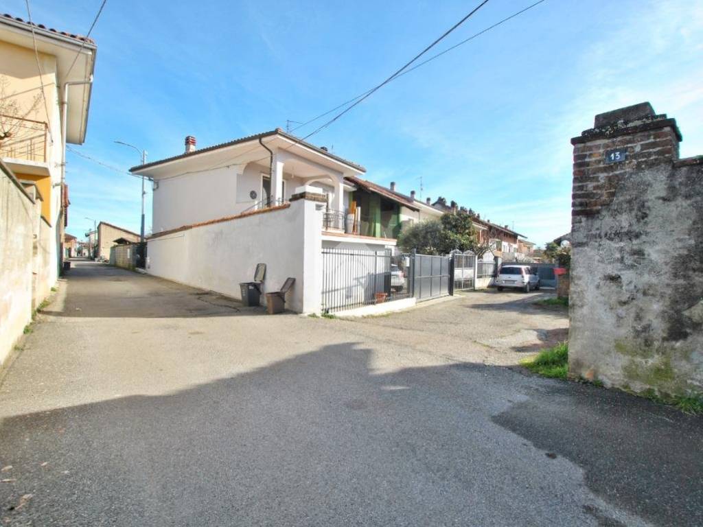 Casa indipendente a Borgo d'ale in Via Massimo D'Azeglio, 13 - Foto 2