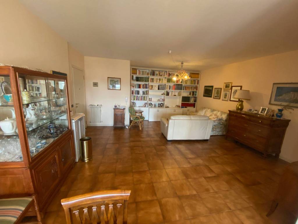 Appartamento a Modena in Via Viterbo - Foto 4