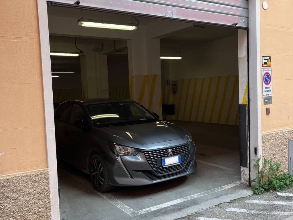 Box / garage a Bologna in Vicolo Paglia Corta - Foto 2