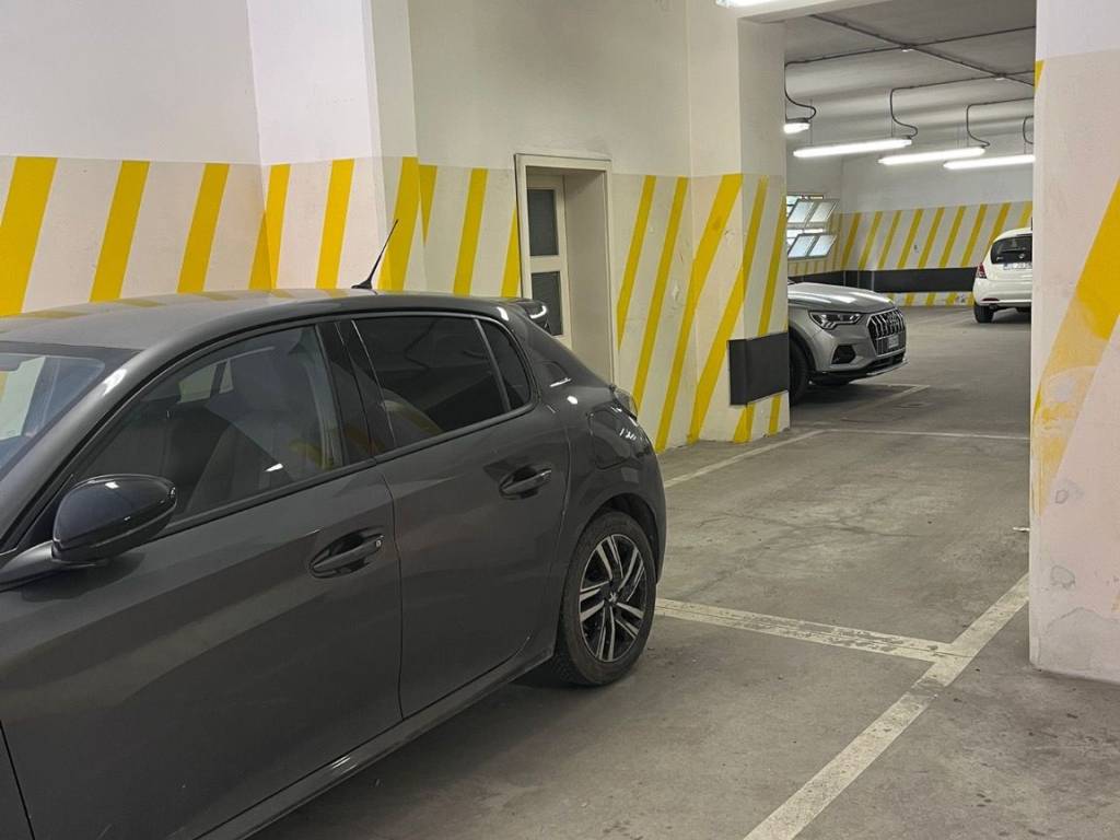 Box / garage a Bologna in Vicolo Paglia Corta - Foto 4