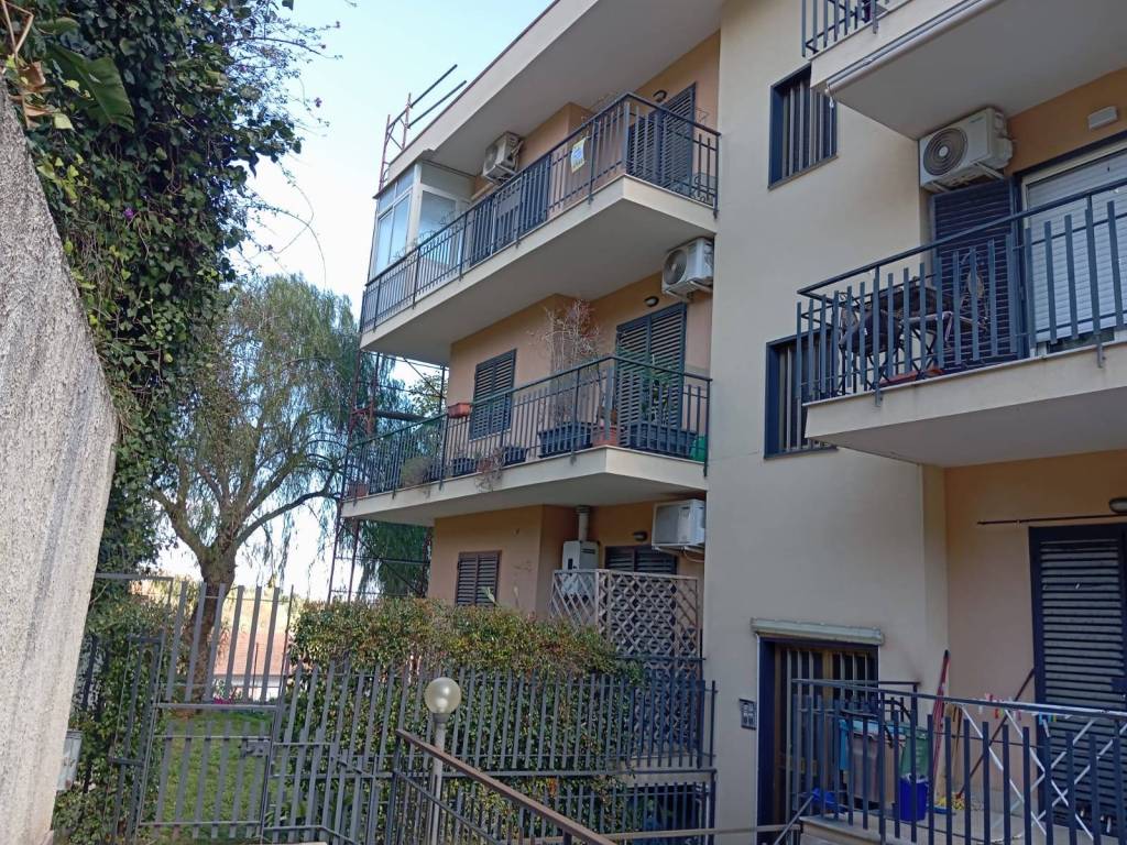 Appartamento a Aci castello in Via Litteri - Foto 2