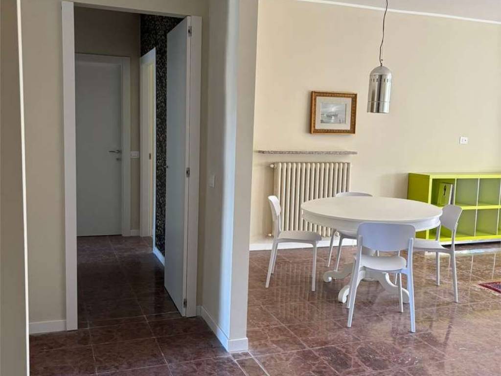 Appartamento a Taino in Via Megolo - Foto 2