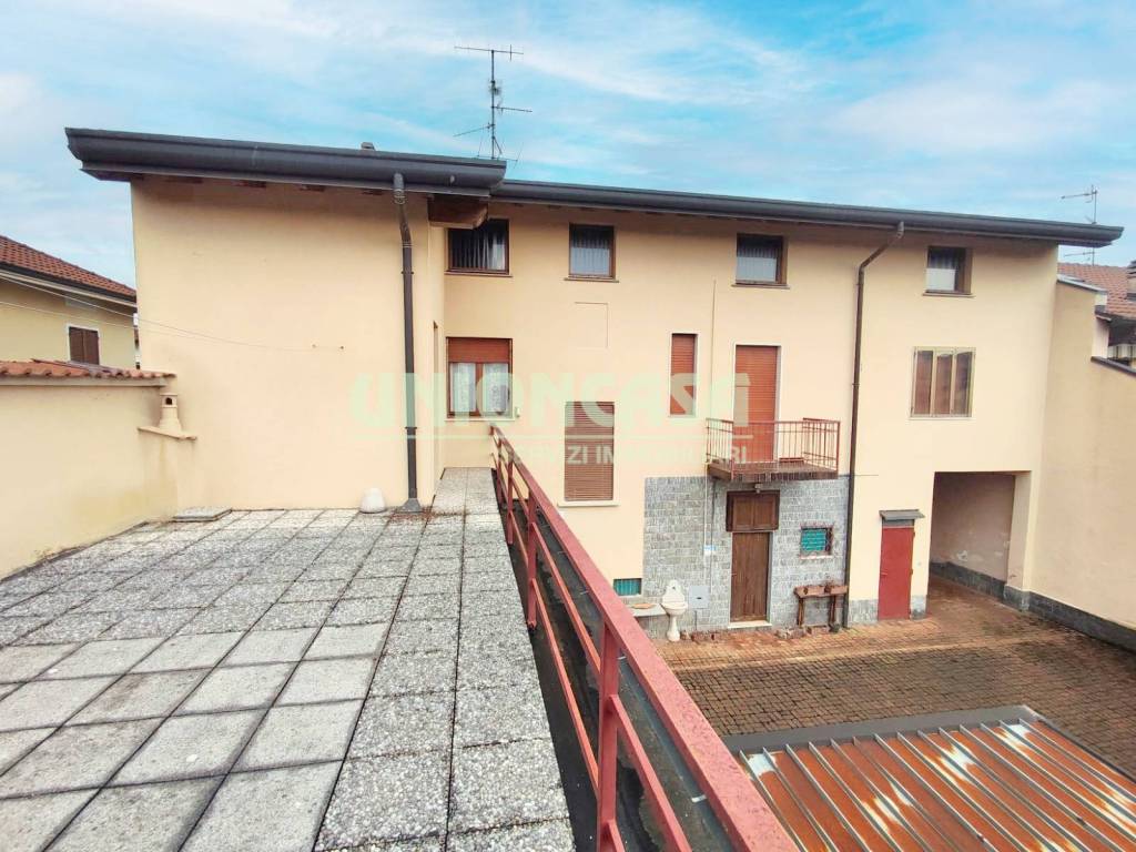 Villa a Venegono inferiore in Via 1 Maggio, 32 - Foto 3