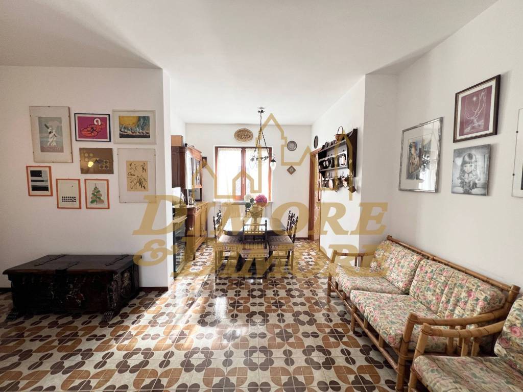 Villa a Maccagno con pino e veddasca in Via Gualtiero Berti, 3 - Foto 3