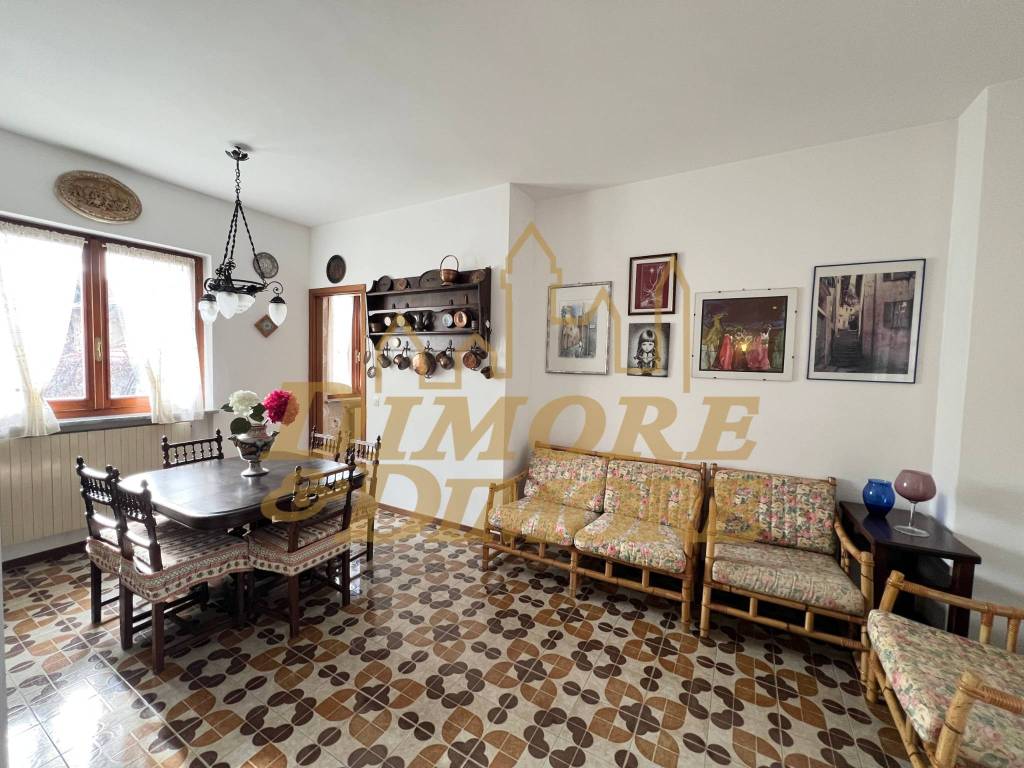 Villa a Maccagno con pino e veddasca in Via Gualtiero Berti, 3 - Foto 4