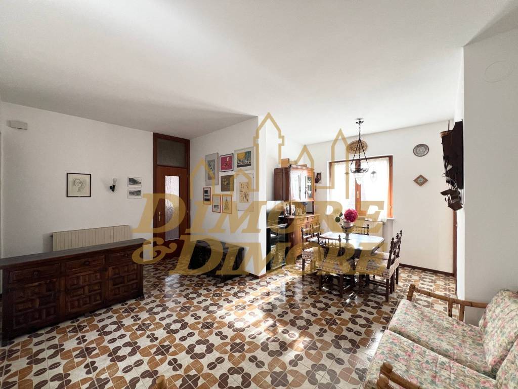 Villa a Maccagno con pino e veddasca in Via Gualtiero Berti, 3 - Foto 5