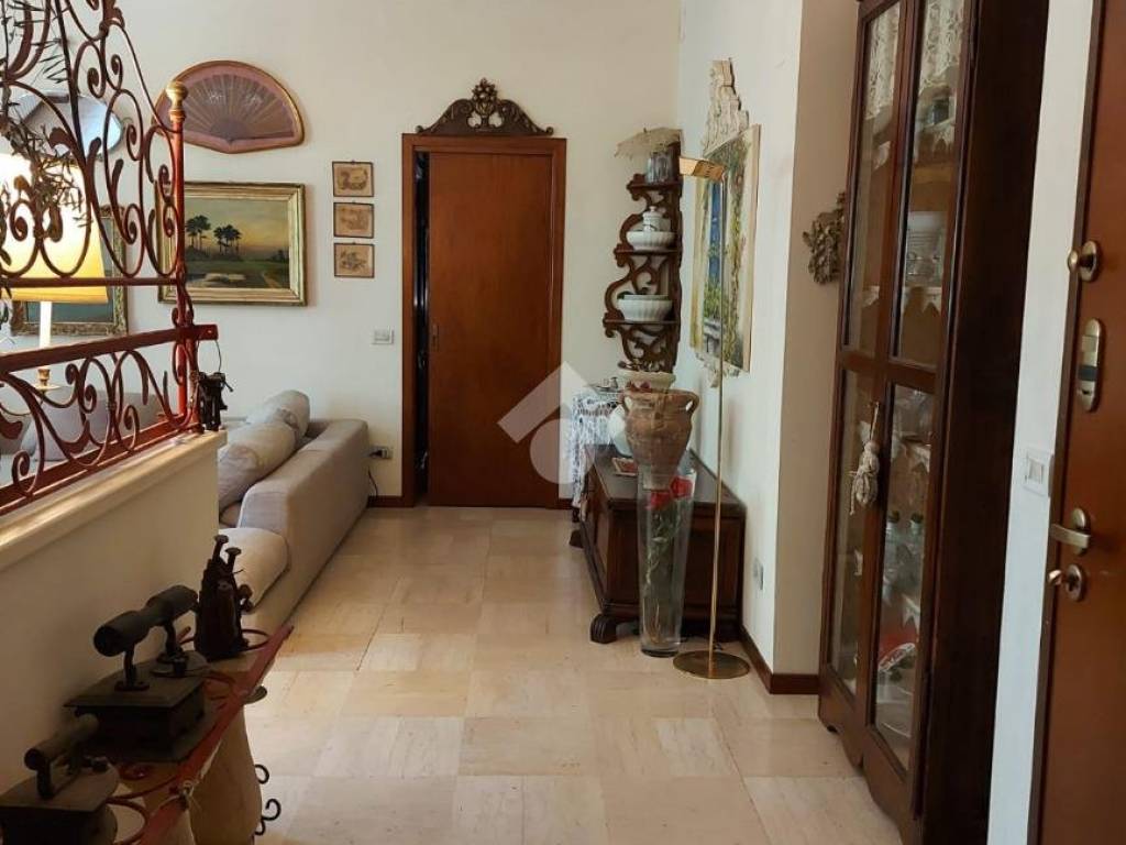 Appartamento a Bergamo in Via Cesare Battisti, 17 - Foto 2