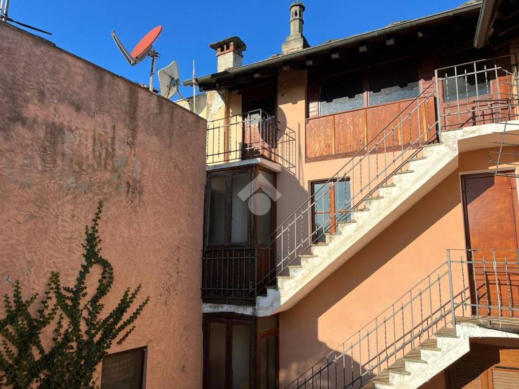 Appartamento a Lanzo torinese in Via Cibrario, 36 - Foto 2