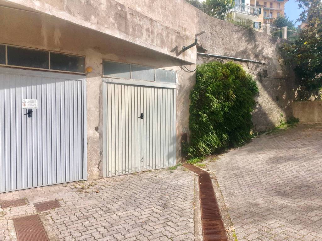 Box / garage a Genova in Via Giulio Tanini, 39 - Foto 2