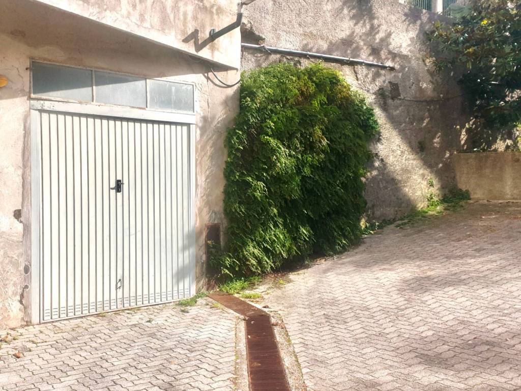 Box / garage a Genova in Via Giulio Tanini, 39 - Foto 3