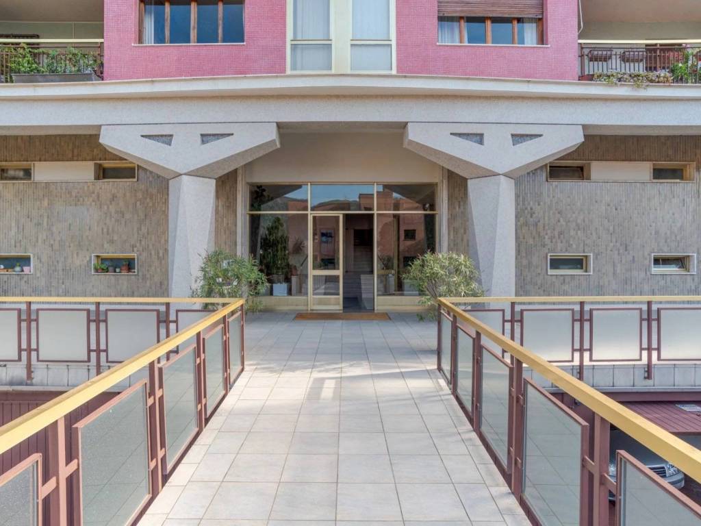 Appartamento a Como in Via Francesco Crispi, 5a - Foto 4