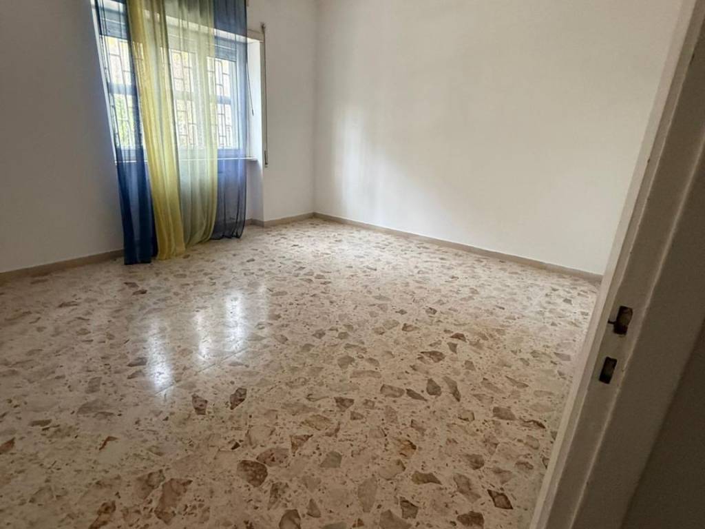 Appartamento a Napoli in Via Terracina - Foto 5