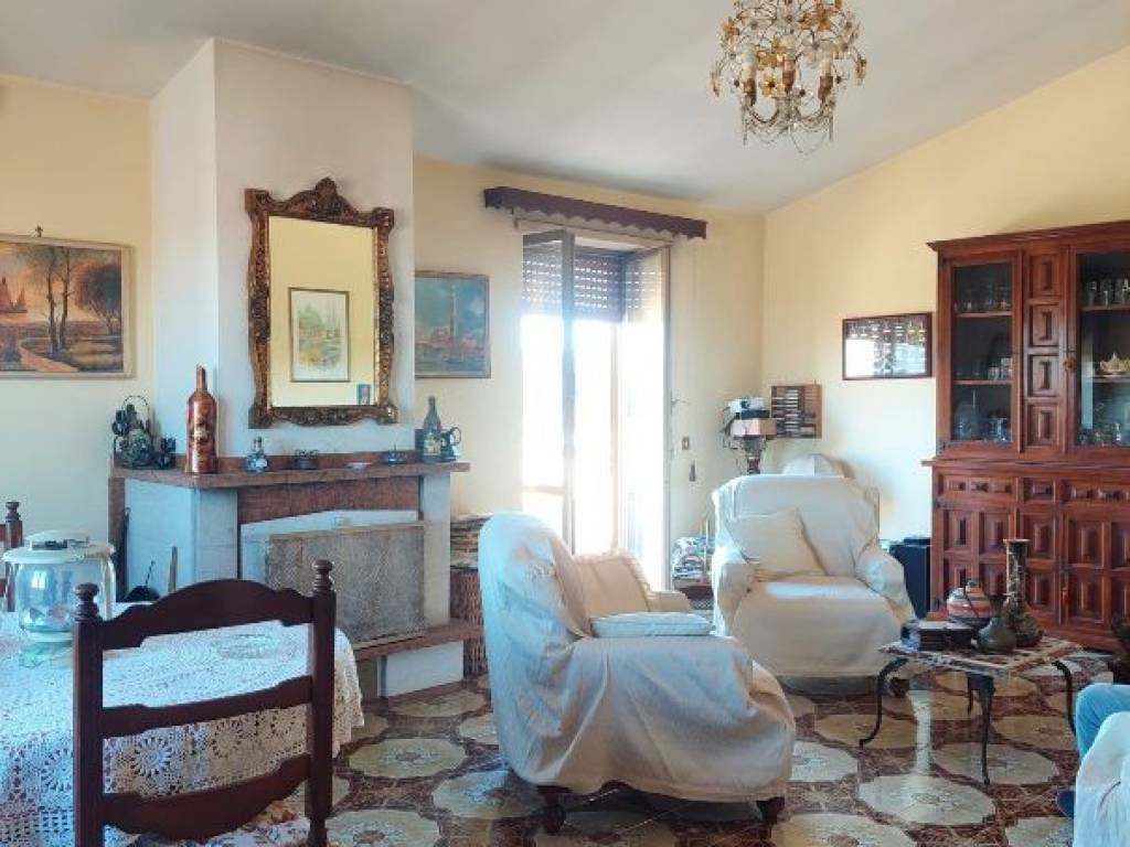 Palazzo / stabile a Aprilia in Via Valle Carniera - Foto 5