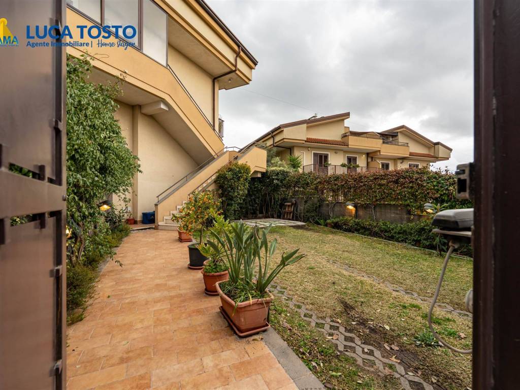 Appartamento a Valverde in via Leonardo Sciascia, 25 - Foto 2