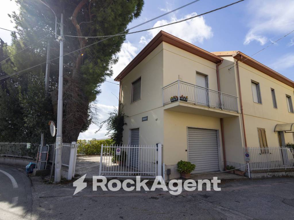 Villa a Catanzaro in Viale Vincenzo Gattoleo, 127 - Foto 4