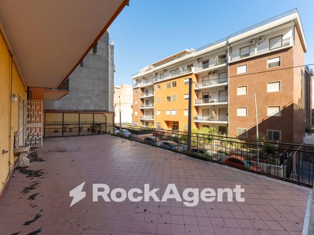 Appartamento a Catania in Via Federico Ciccaglione, 15 - Foto 2