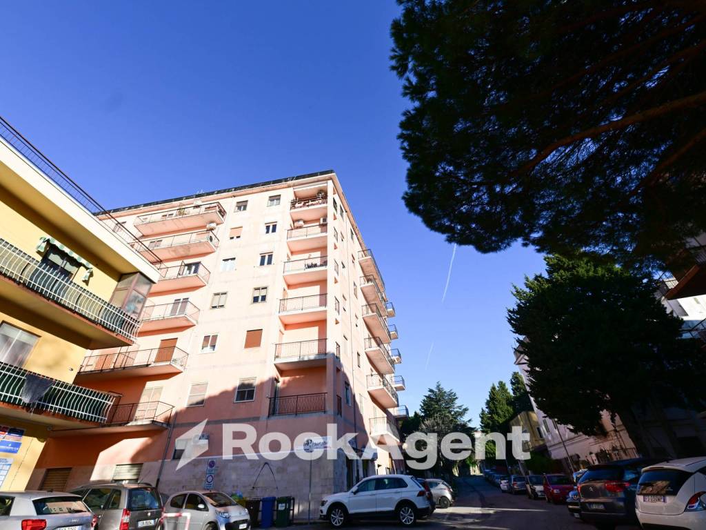 Appartamento a Catanzaro in Via Bambinello Gesù, 24 - Foto 2