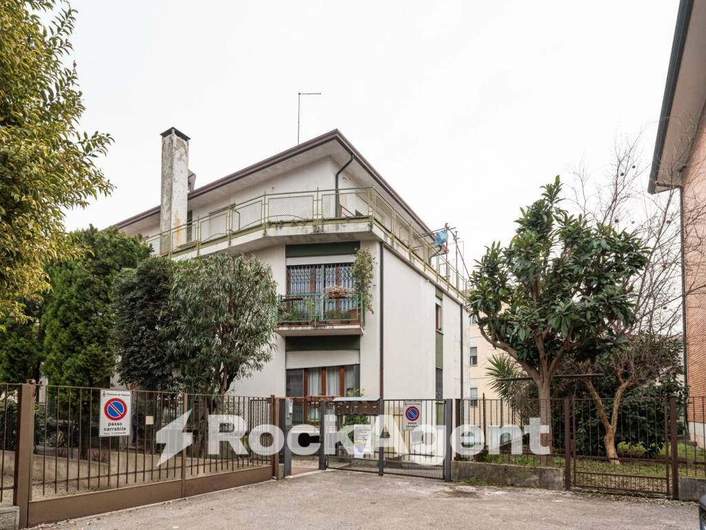 Appartamento a Padova in Via Marco Antonio Calza - Foto 2