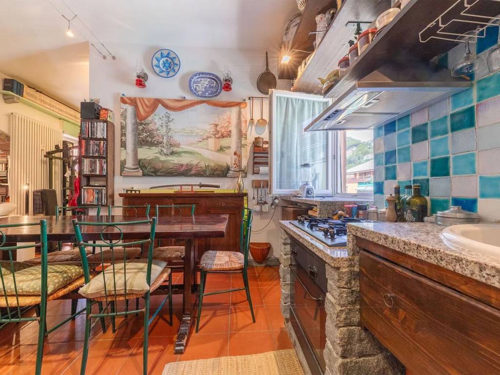 Appartamento a Chiavari in Via Colonnello Enrico Franceschi - Foto 2