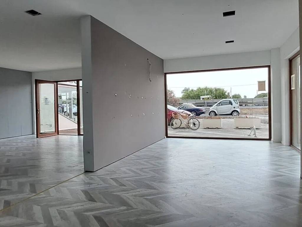 Immobile a Assemini in Via Sulcis No Number - Foto 3