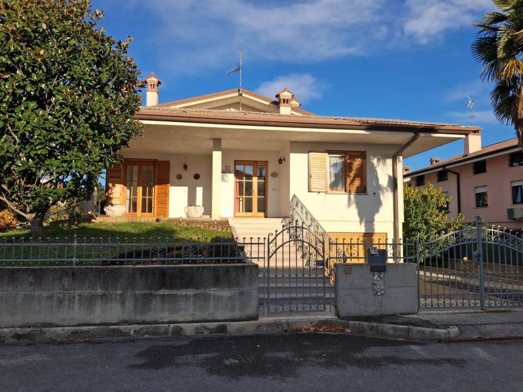 Villa a Aquileia in Via Enrico Maionica, 16 - Foto 2