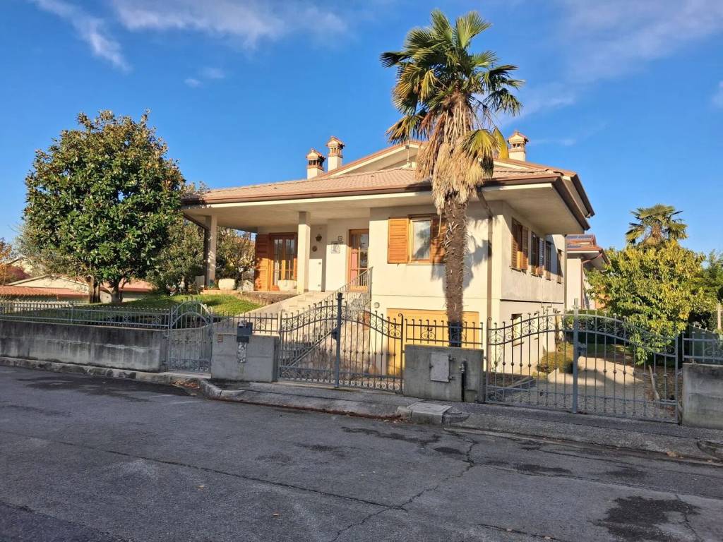 Villa a Aquileia in Via Enrico Maionica, 16 - Foto 3