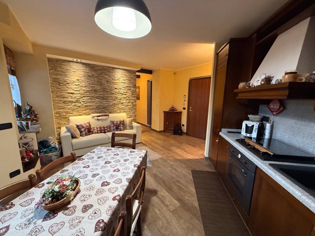 Appartamento a Bardonecchia in Via Luigi Einaudi, 19 - Foto 2