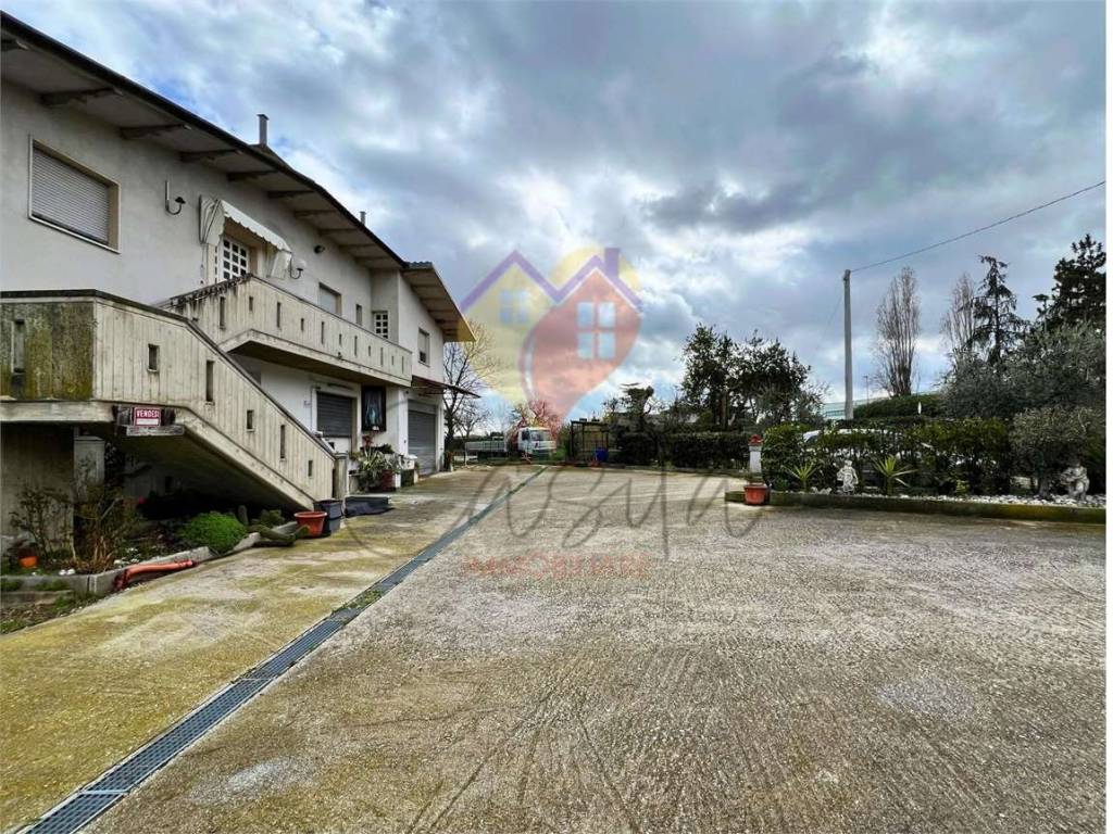 Casa indipendente a Sant'egidio alla vibrata in Via Cincinnato, 36 - Foto 3