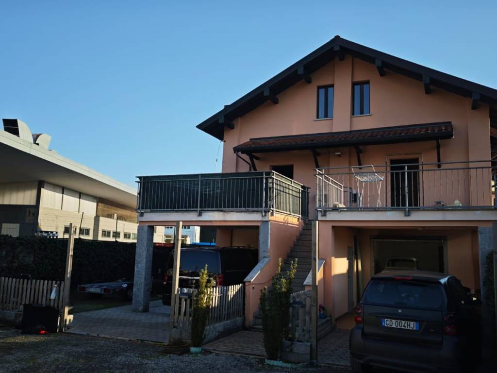 Villa a Como in Via Francesco Confalonieri, 40 - Foto 2