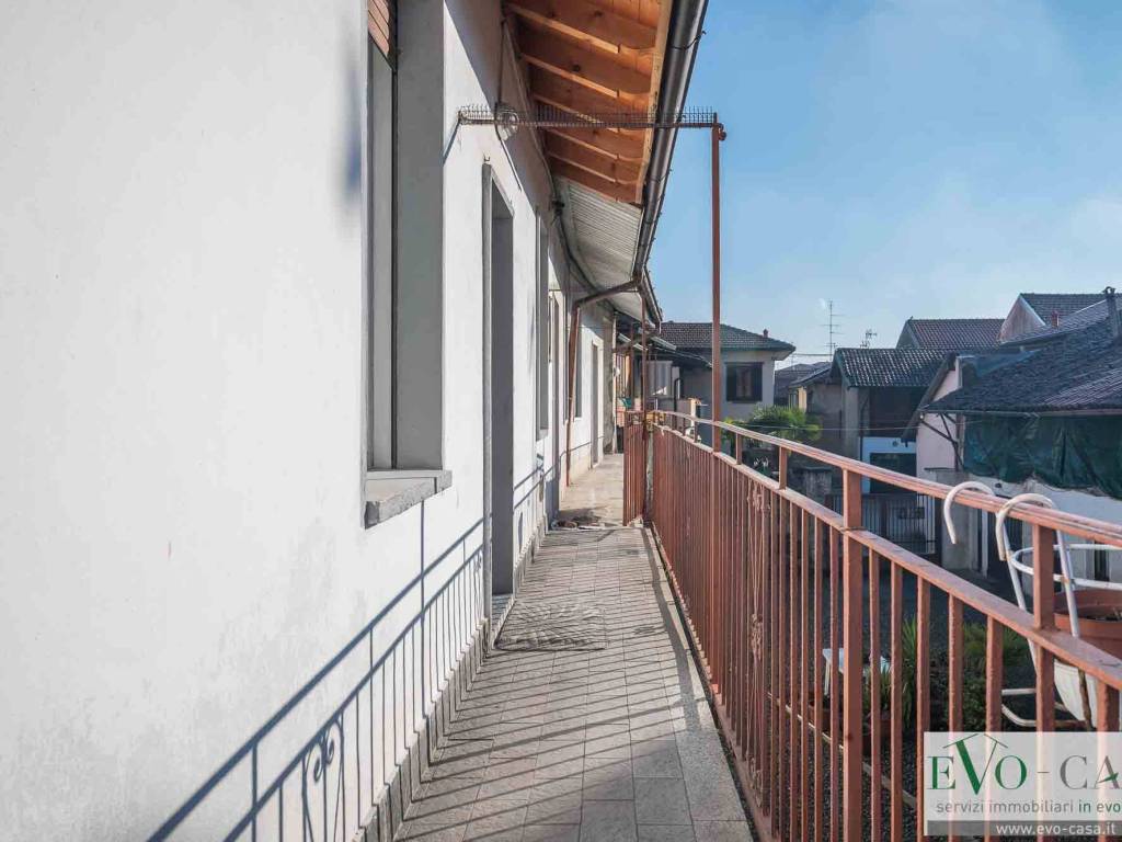 Appartamento a Magnago in Via San Martino, 3 - Foto 2