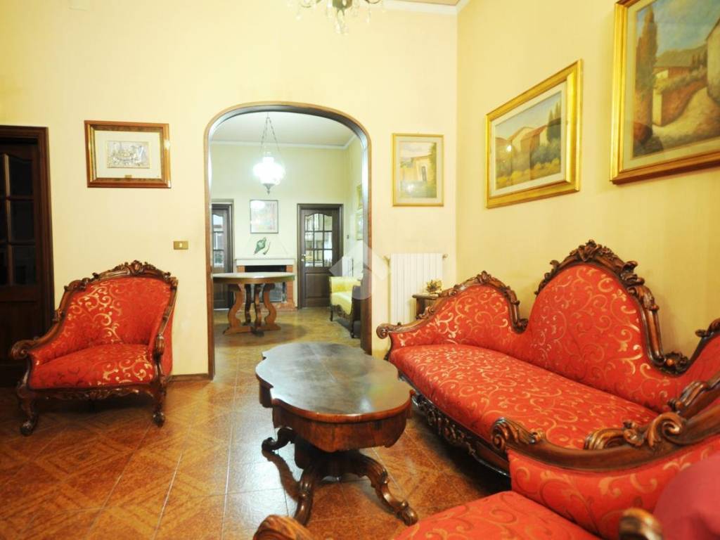 Casa indipendente a Prato in Viale Montegrappa - Foto 2