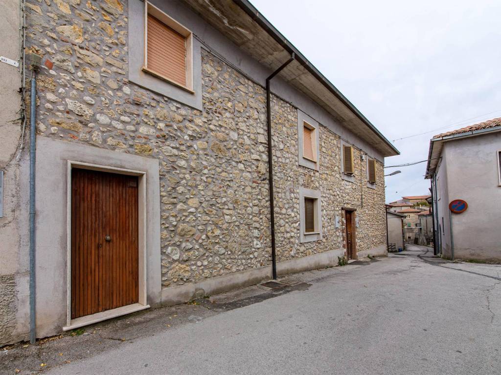Casa indipendente a Longone sabino in Via dell'Immagine - Foto 2