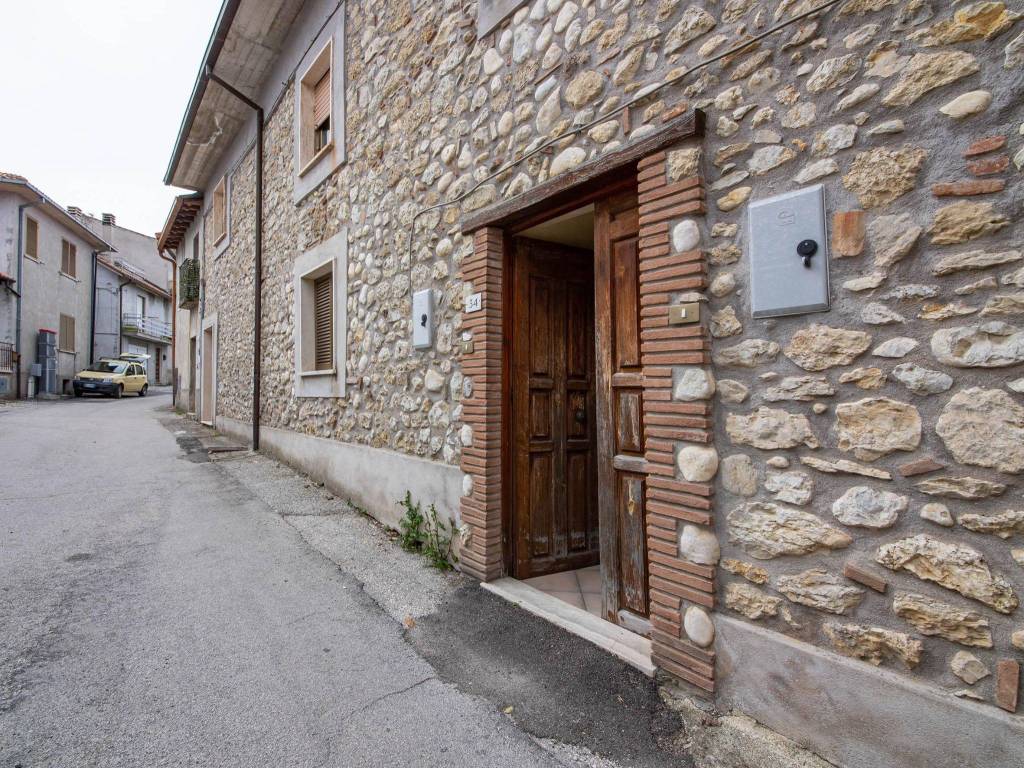 Casa indipendente a Longone sabino in Via dell'Immagine - Foto 3