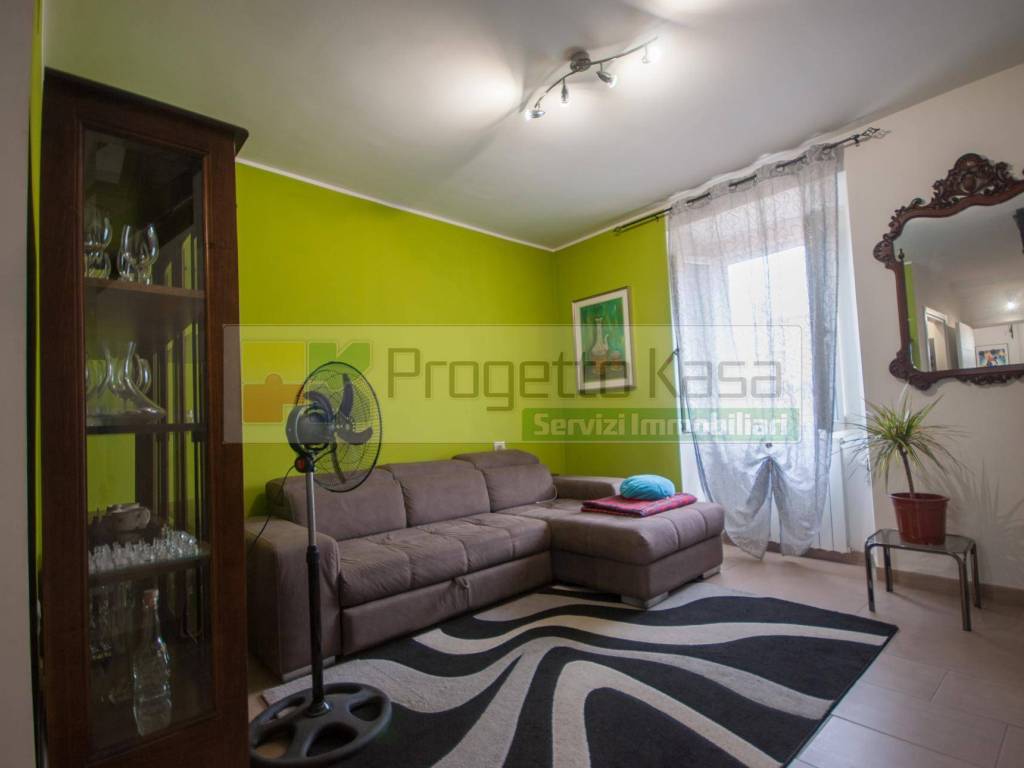 Appartamento a Bregnano in Via Italia, 23 - Foto 3