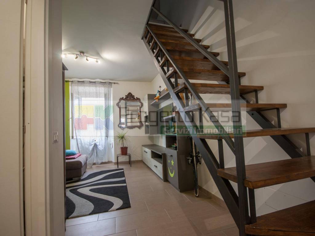 Appartamento a Bregnano in Via Italia, 23 - Foto 4