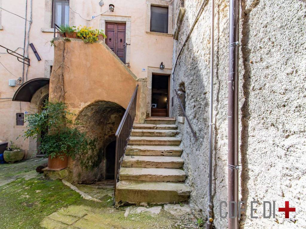 Casa indipendente a Poggio nativo in Piazza Vittorio Emanuele III - Foto 5
