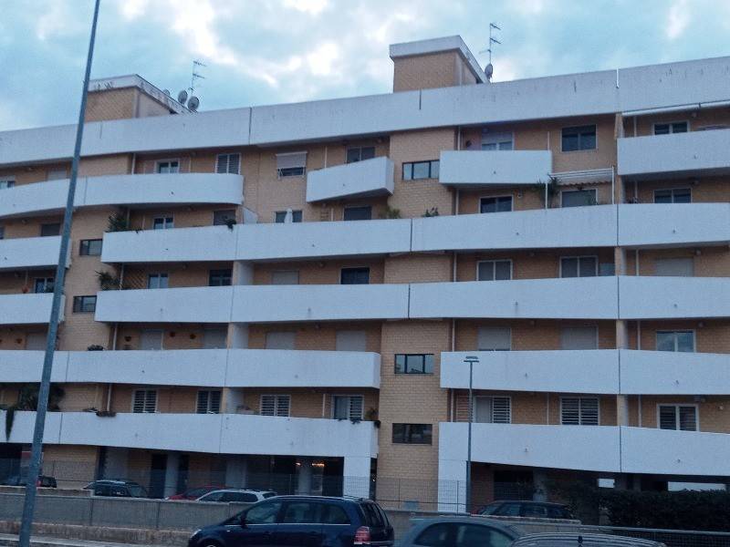 Appartamento a Valenzano in Via Martiri di Nassirya - Foto 3
