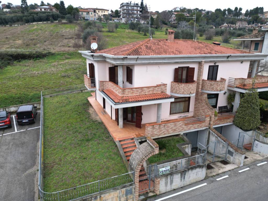 Villetta a schiera a Colli del tronto in Via Spontini, 12 - Foto 2