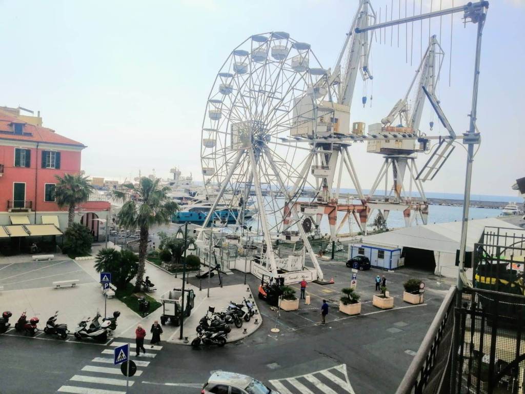 Attico / mansarda a Imperia in Piazza Edmondo De Amicis - Foto 2