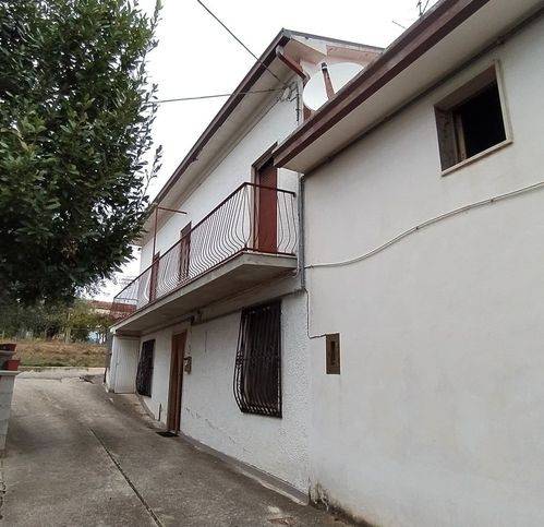 Villa a Miglianico in Via Montupoli Avenna 21 B - Foto 2