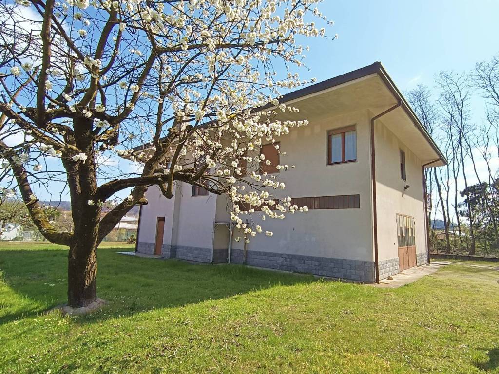 Villa a Gozzano - Foto 2