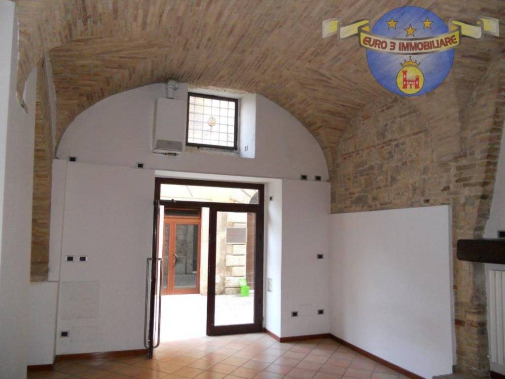 Immobile a Ascoli piceno in Complesso residenziale CENTRO STORICO - Foto 2