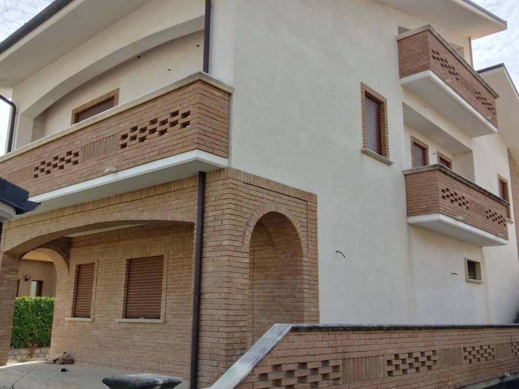 Villa a Avezzano in Via Cristoforo Colombo, 18 - Foto 2