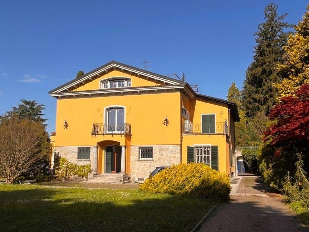 Appartamento a Varese in Via Silvio Pellico, 8 - Foto 2