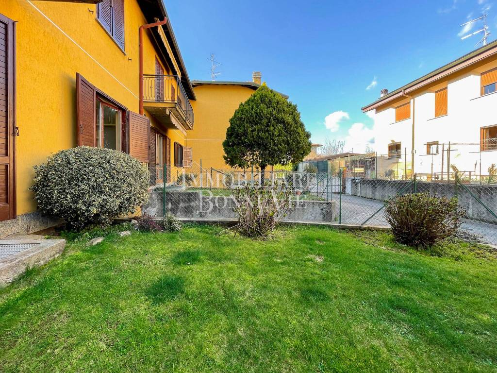Villetta a schiera a Vedano olona in Via Edmondo De Amicis - Foto 2