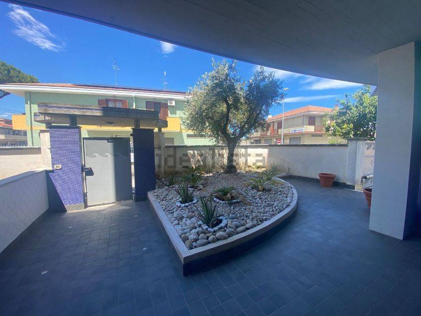 Appartamento a Città sant'angelo in Viale Matrino, 154 - Foto 2