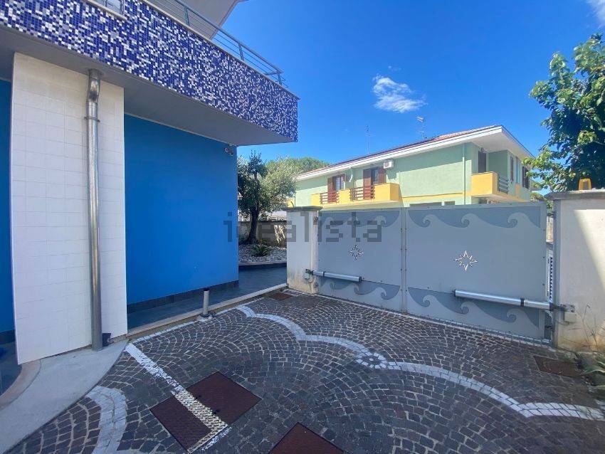 Appartamento a Città sant'angelo in Viale Matrino, 154 - Foto 4