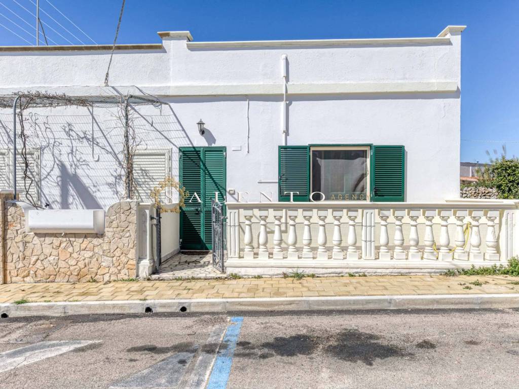Villa a Patù in Via Cristoforo Colombo, 88 - Foto 2