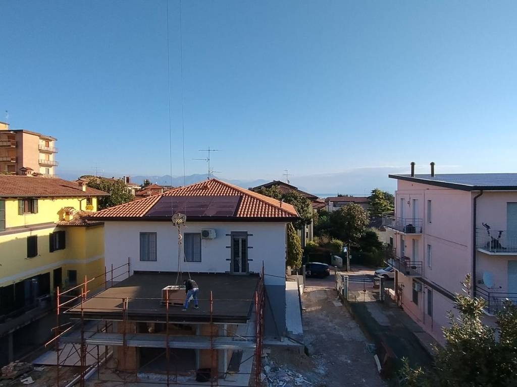 Attico / mansarda a Desenzano del garda in Via Dante Alighieri, 30 - Foto 5
