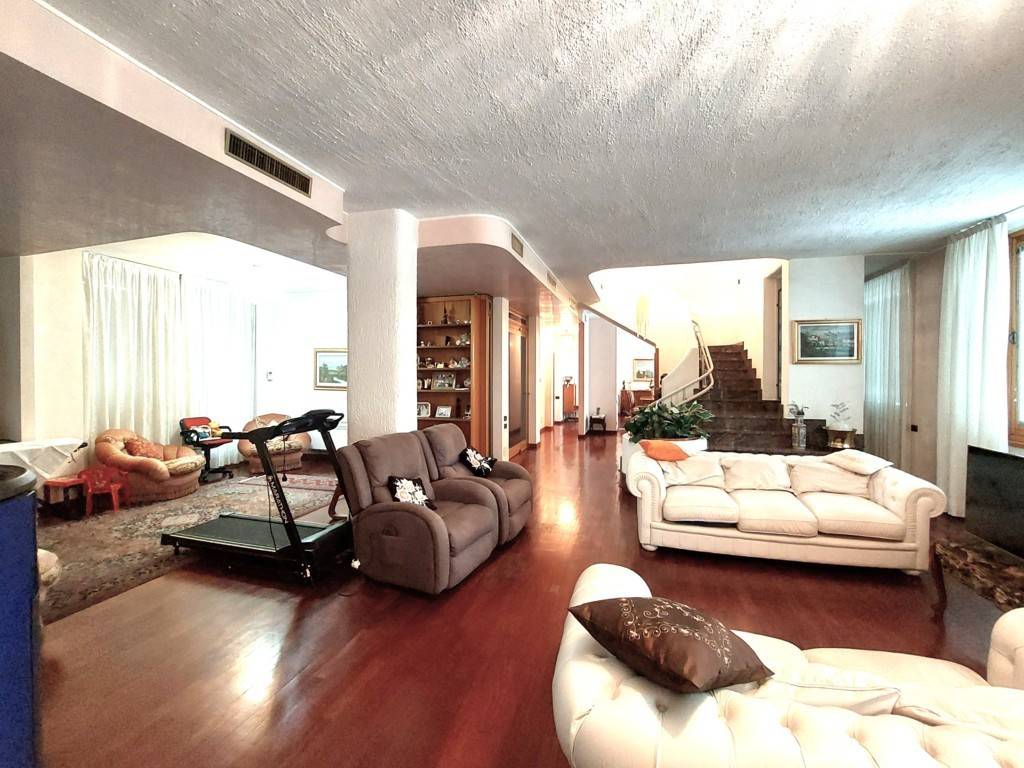 Casa indipendente a Valenza in Piazza Benedetto Croce - Foto 3